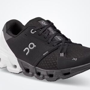 On Running Woman’s Cloud flyer 4 Black and White. Size 8 Brand new!